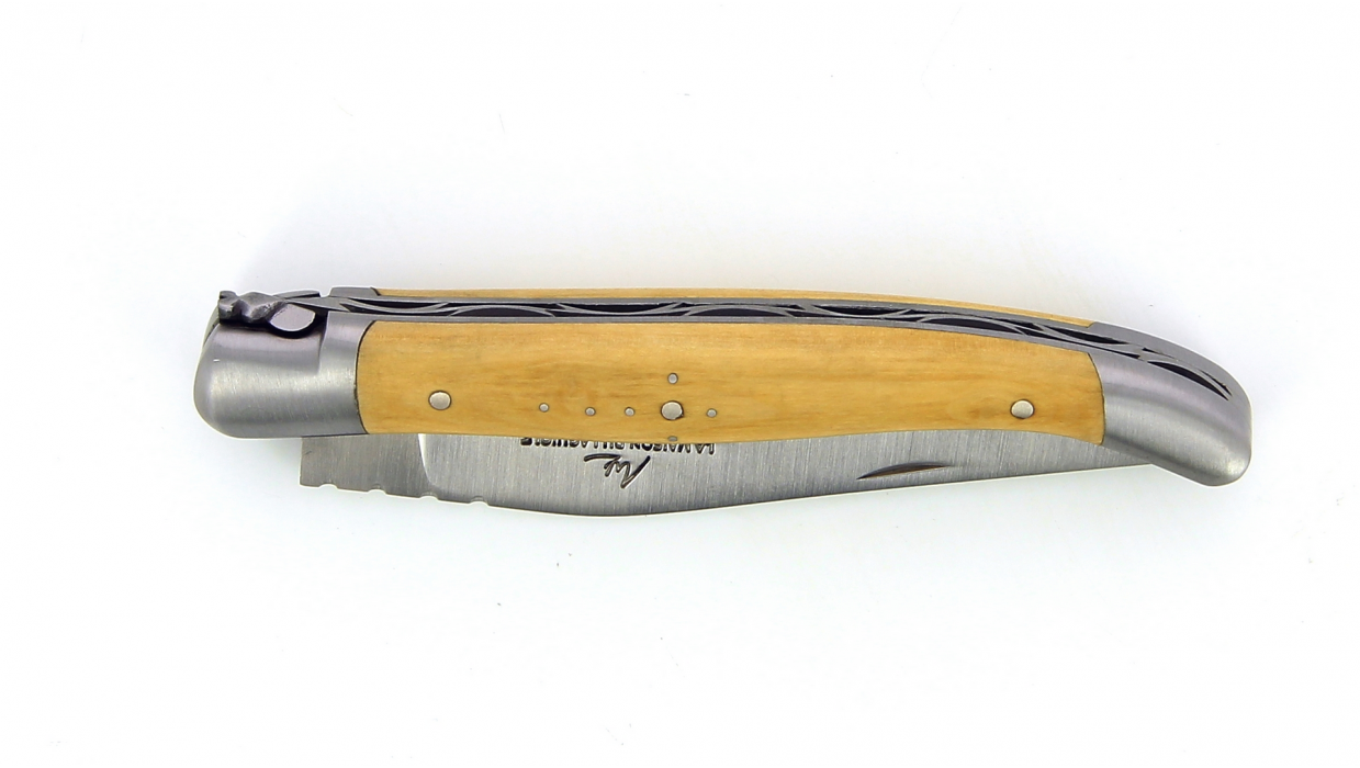 Couteau de Laguiole pliant, 11 cm, abeille et ressort forgés, ciselés main, mitres en inox brossé, manche en Buis.