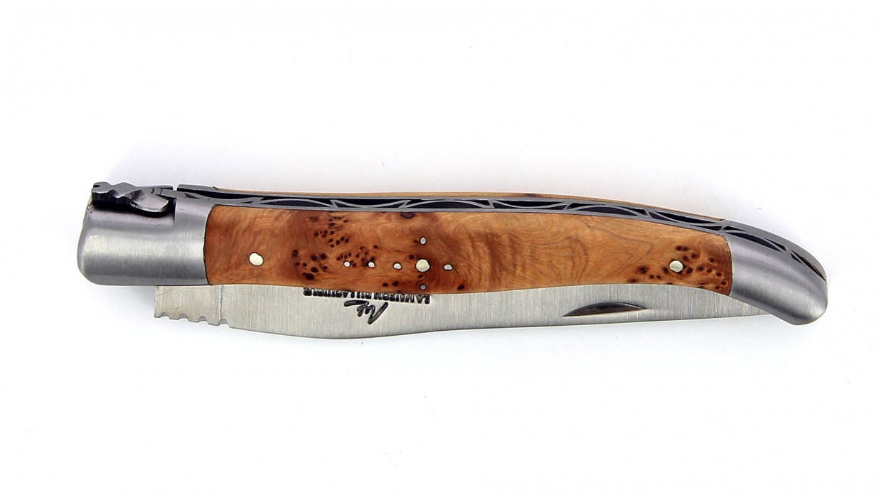 Couteau Laguiole pliant 12 cm manche en Genévrier, mitres inox brossées.