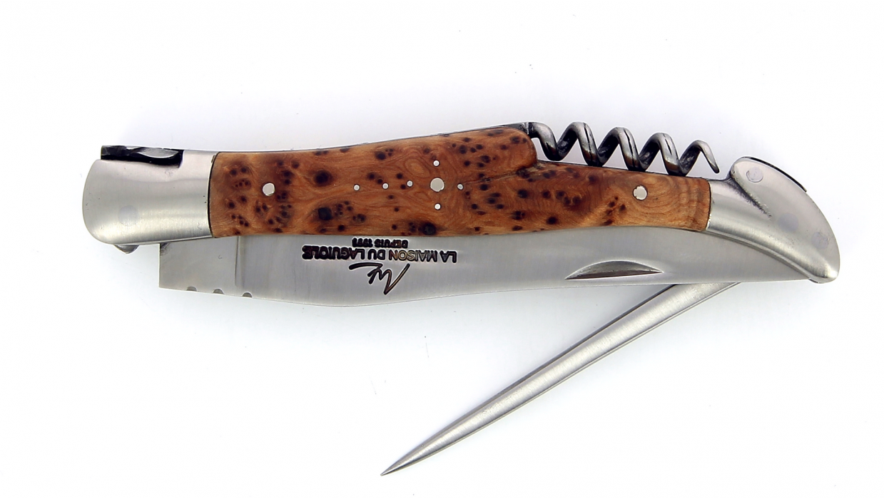 Couteau Laguiole pliant 12 cm avec tire-bouchon et poinçon,
Manche en Genévrier, mitres inox brossées.
