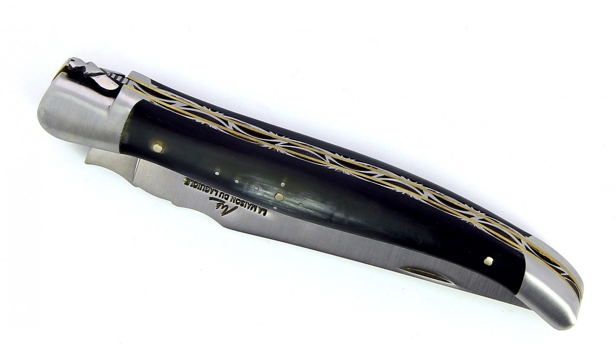 Couteau Laguiole 13 cm double platine avec mitres en inox brossé et manche corne de vache Aubrac