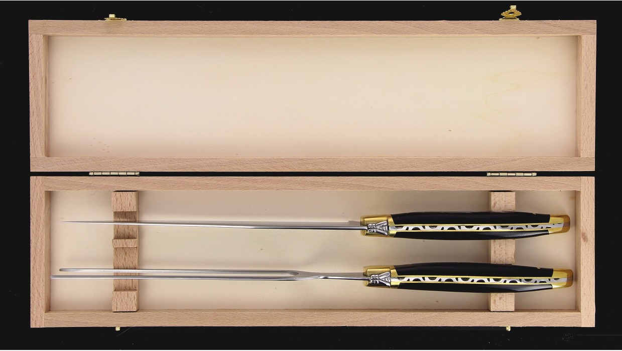 Service à découper Laguiole - Corne de vache Aubrac - Mitres laiton