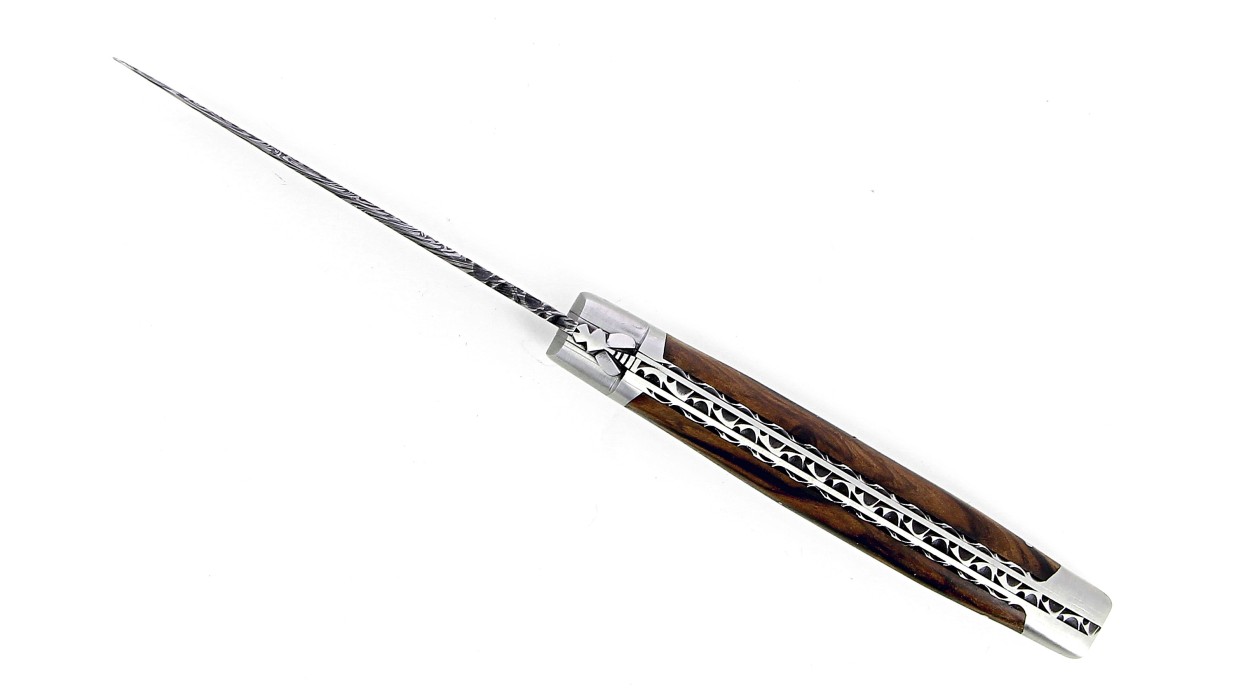 Couteau Laguiole 13 cm, mitres inox brossé, double platine en noyer, lame damas carbone