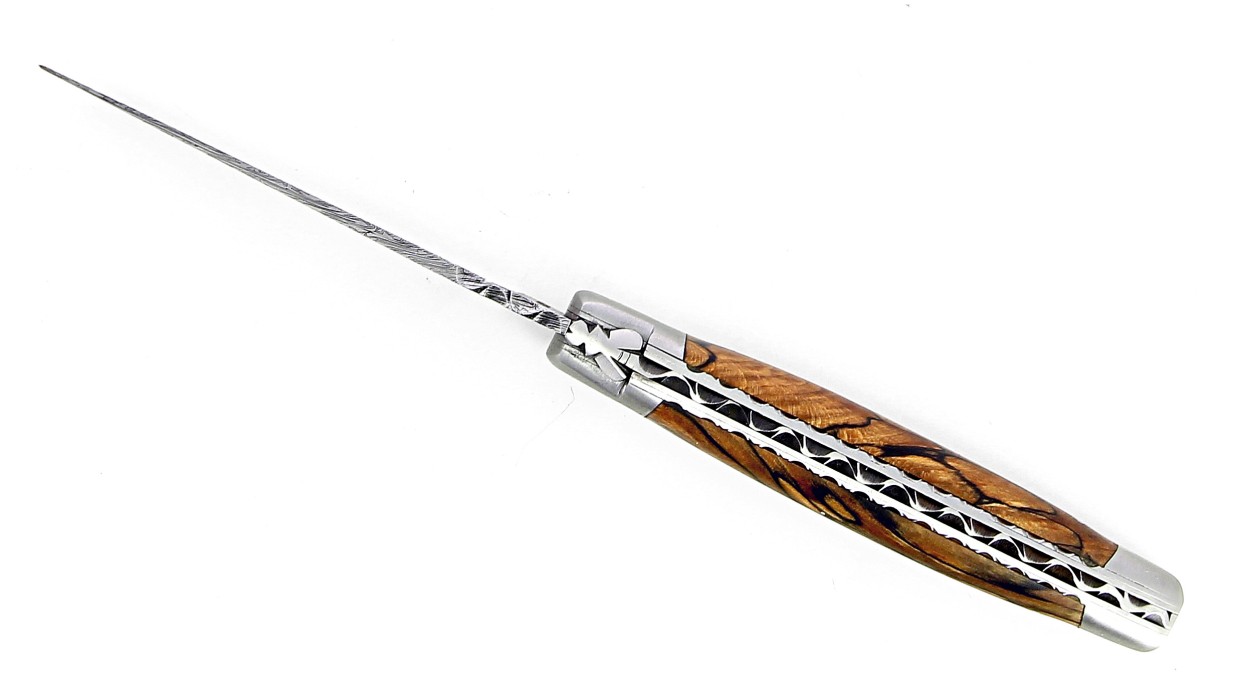 Couteau pliant Laguiole 12 cm, mitres inox brossé, double platine en hêtre de l'Aubrac, lame damas carbone.